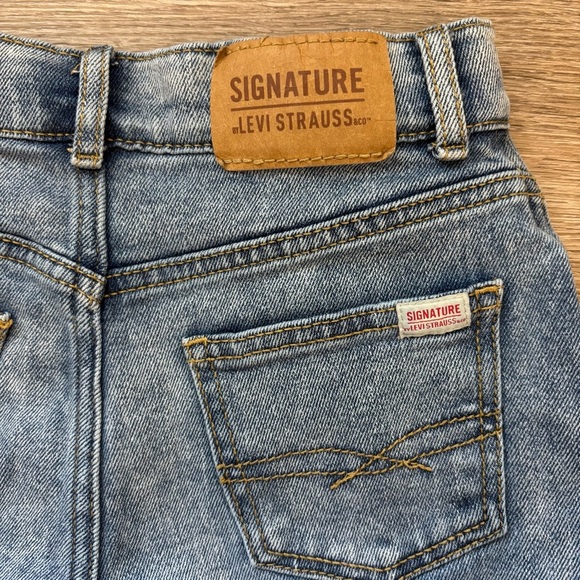 Levi Strauss Signature Embroidered Jean Denim Shorts Girl’s 10 - Picture 4 of 8